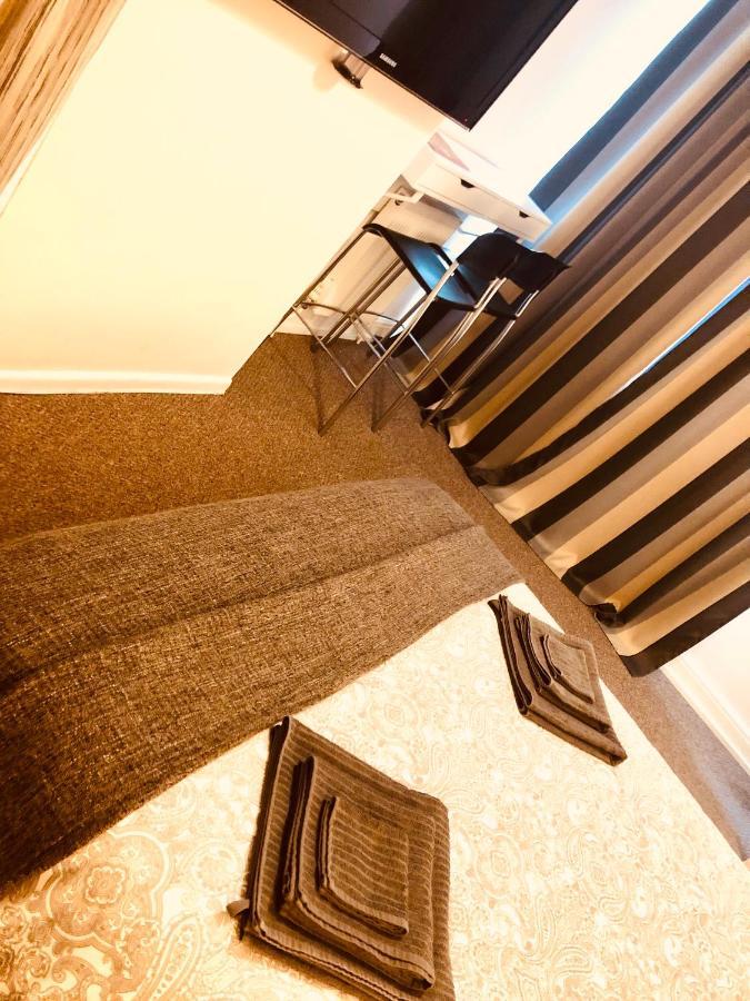 Апартаменты Ac Lounge 125 Рочфорд Экстерьер фото
